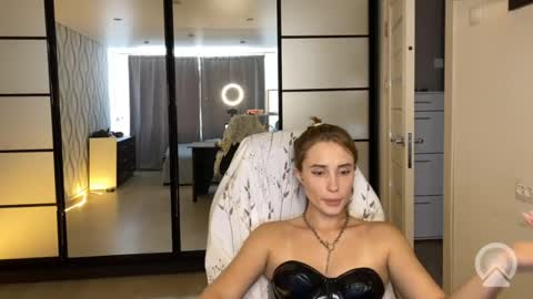 Snapshot of litle_girl05 chatting on 30, 7, 2026 LUNA online show from 30, 7, 2026