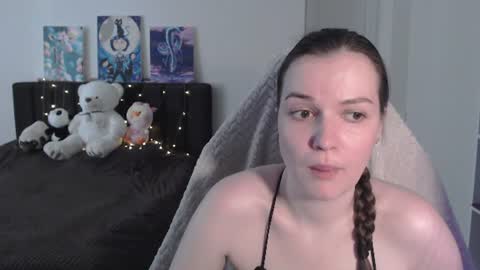 Snapshot of little__flowers chatting on 22, 6, 2026 little__flowers online show from 22, 6, 2026