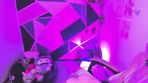 Snapshot of little_emma0 chatting on 24, 7, 2026 Carol online show from 24, 7, 2026