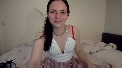 Snapshot of little_kinky_gal chatting on 27, 5, 2026 little_kinky_gal online show from 27, 5, 2026