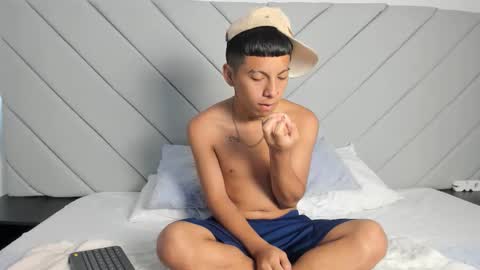 little_kris1 online show from 11, 11, 2025