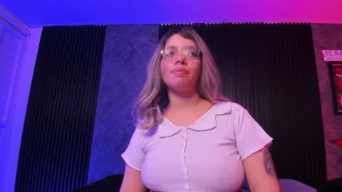 Snapshot of little_maeve chatting on 27, 12, 2024 Maeve  online show from 27, 12, 2024