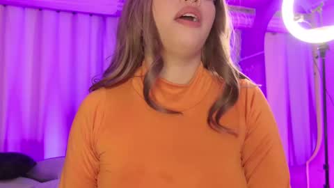 Snapshot of little_maeve chatting on 11, 2, 2025 Maeve  online show from 11, 2, 2025