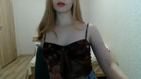 Snapshot of little_mariaa chatting on 15, 9, 2025 Maria online show from 15, 9, 2025