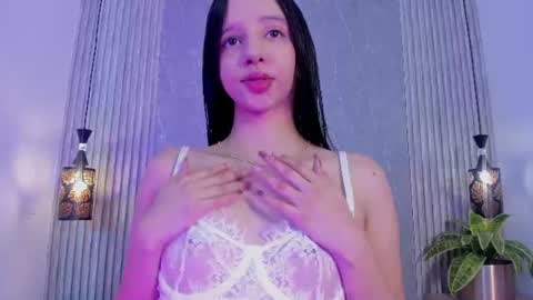 Snapshot of little_melody1 chatting on 22, 7, 2026 little_melody1 online show from 22, 7, 2026