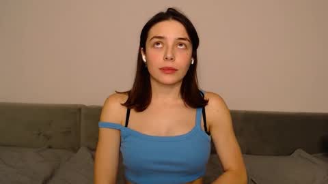 Snapshot of little_mia__ chatting on 18, 12, 2025 Mia Im online every day 1530 PM in New York 2030 PM in London online show from 18, 12, 2025