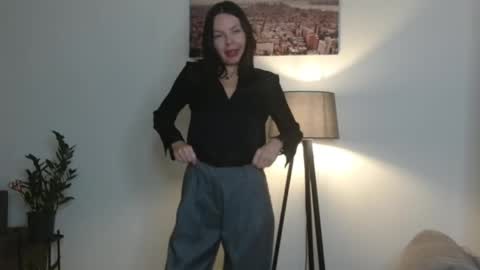 Nicole online show from 2, 10, 2025