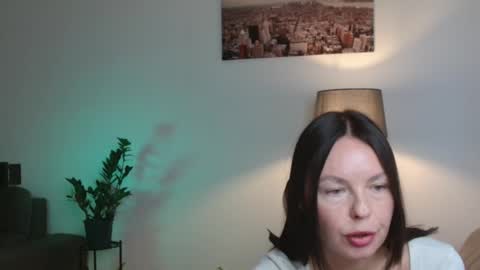 Nicole online show from 9, 10, 2025