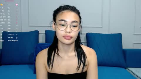 Snapshot of little_v1rgin_angel chatting on 8, 10, 2025 Kwan online show from 8, 10, 2025