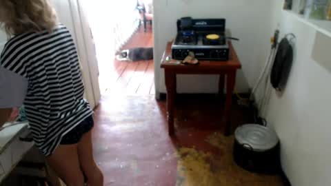 Snapshot of littlebell44 chatting on 6, 5, 2026 sofia online show from 6, 5, 2026