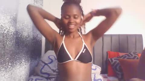 Snapshot of littlebunny2_ chatting on 22, 3, 2026 littlebunny2 online show from 22, 3, 2026