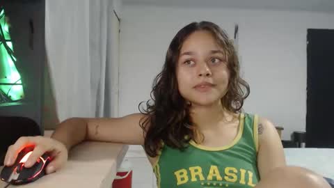 Snapshot of littlecheerry69 chatting on 15, 4, 2026 littlecheerry69 online show from 15, 4, 2026