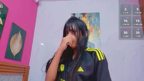 Snapshot of littlee_emilyy_ chatting on 17, 6, 2026 Emily online show from 17, 6, 2026