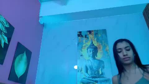 Snapshot of littlee_emilyy_ chatting on 1, 7, 2026 Emily online show from 1, 7, 2026