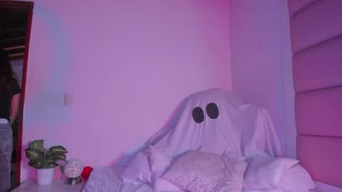 littlee_emma_ online show from 8, 10, 2025