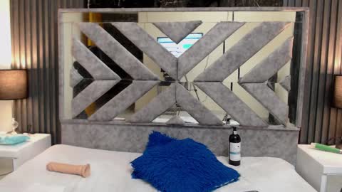 Litllekloe online show from 1, 2, 2025