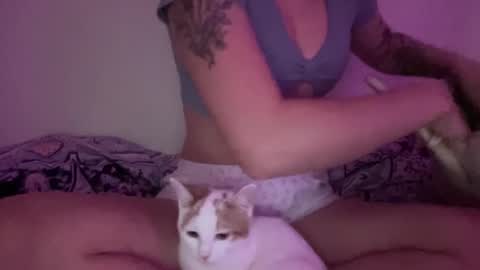 littlelovesbig online show from 9, 10, 2025