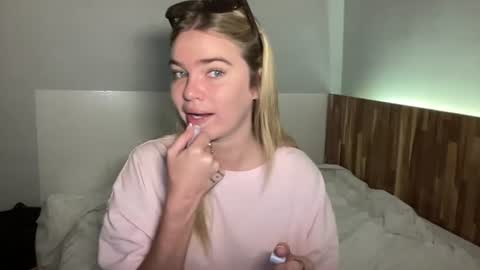 Snapshot of littlemaryjane19 chatting on 15, 6, 2026 Marciabrady online show from 15, 6, 2026