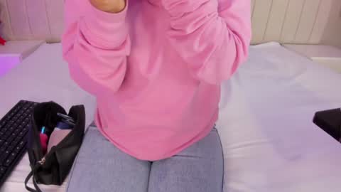 Snapshot of littleoliviia_ chatting on 25, 1, 2025 im olivia IG littleolivia01 online show from 25, 1, 2025