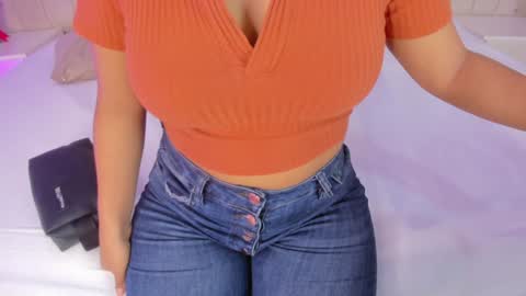 Snapshot of littleoliviia_ chatting on 28, 1, 2025 im olivia IG littleolivia01 online show from 28, 1, 2025