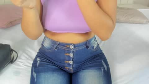 Snapshot of littleoliviia_ chatting on 30, 1, 2025 im olivia IG littleolivia01 online show from 30, 1, 2025