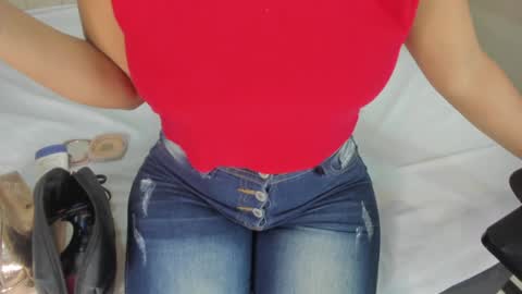 Snapshot of littleoliviia_ chatting on 31, 1, 2025 im olivia IG littleolivia01 online show from 31, 1, 2025