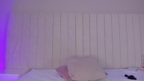 Snapshot of littleoliviia_ chatting on 3, 2, 2025 im olivia IG littleolivia01 online show from 3, 2, 2025