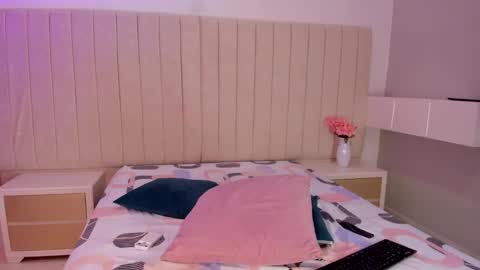 im olivia IG littleolivia01 online show from 13, 3, 2026