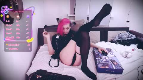 Snapshot of littlepinkcat chatting on 21, 12, 2025 Felix online show from 21, 12, 2025