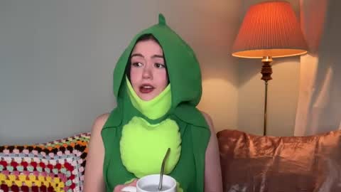 Snapshot of littlesugarpea chatting on 12, 1, 2025 Little Sugar Pea  online show from 12, 1, 2025