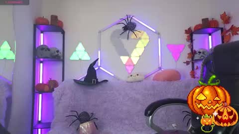 littlevixen18 online show from 20, 10, 2025