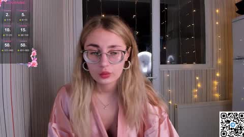 Snapshot of livyybosom chatting on 18, 1, 2025 My name is Livy Nice to meet you Thumbs up please its important online show from 18, 1, 2025