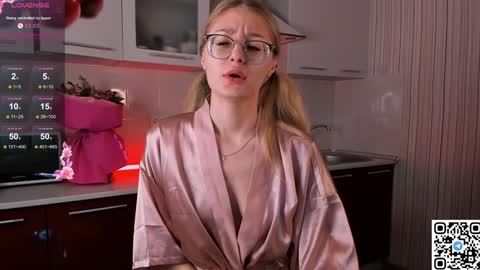 Snapshot of livyybosom chatting on 1, 2, 2025 My name is Livy Nice to meet you Thumbs up please its important online show from 1, 2, 2025