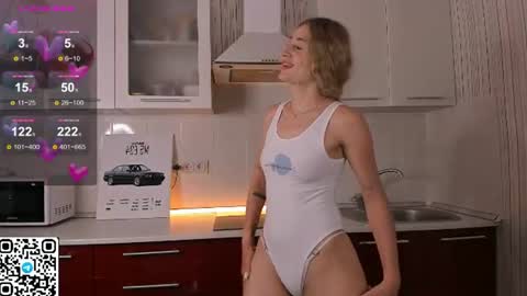 Snapshot of livyybosom chatting on 24, 6, 2026 My name is Livy Nice to meet you Thumbs up please its important online show from 24, 6, 2026