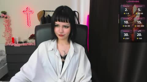 Snapshot of liyaluna chatting on 28, 4, 2026 LIA online show from 28, 4, 2026