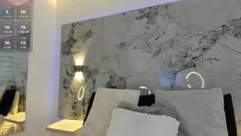 Liz  online show from 12, 11, 2025