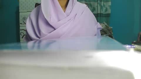 Snapshot of liza590865 chatting on 28, 11, 2025 liza590865 online show from 28, 11, 2025