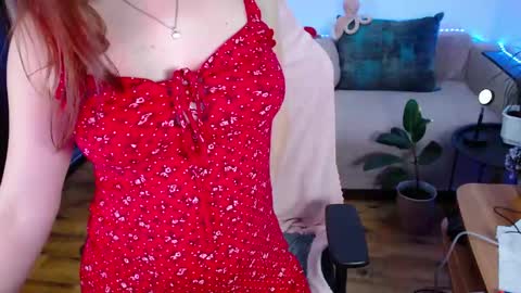 Snapshot of lizaswan chatting on 1, 3, 2025 LIzaSwan online show from 1, 3, 2025