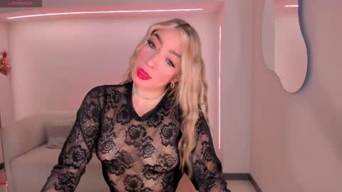 Snapshot of lizzcooper_ chatting on 9, 9, 2025 Lizz online show from 9, 9, 2025