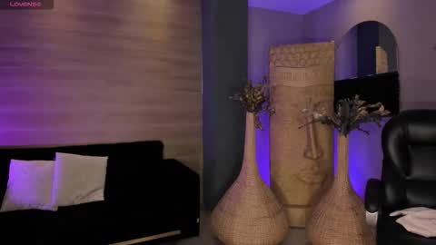 Lizzi  online show from 19, 12, 2025