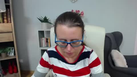 Snapshot of lizzy_sparkle chatting on 6, 7, 2026 Lizzy online show from 6, 7, 2026