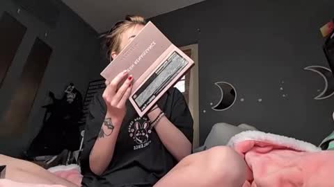 Snapshot of lizzyylovesick chatting on 13, 12, 2024 lizzybunny online show from 13, 12, 2024