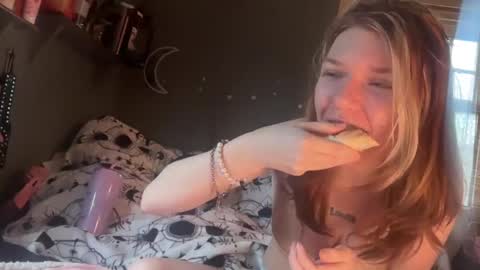 Snapshot of lizzyylovesick chatting on 29, 1, 2025 lizzybunny online show from 29, 1, 2025