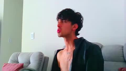 logaan_grey online show from 5, 1, 2025