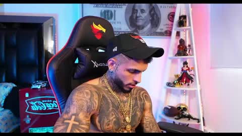 logan_hugh8 online show from 28, 2, 2025