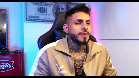 logan_hugh8 online show from 2, 3, 2025