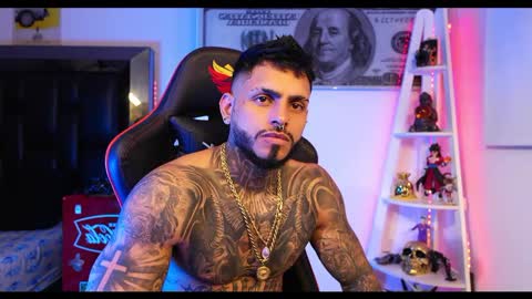 logan_hugh8 online show from 5, 3, 2025