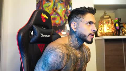 logan_hugh8 online show from 24, 9, 2025