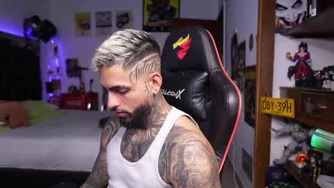 logan_hugh8 online show from 13, 4, 2026