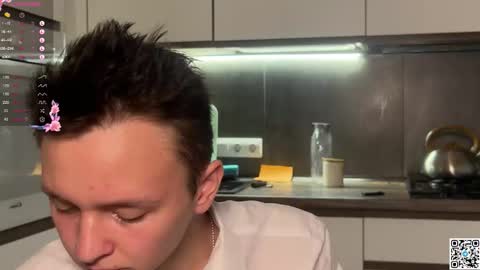 Snapshot of logan_mett chatting on 13, 10, 2025 Logan online show from 13, 10, 2025